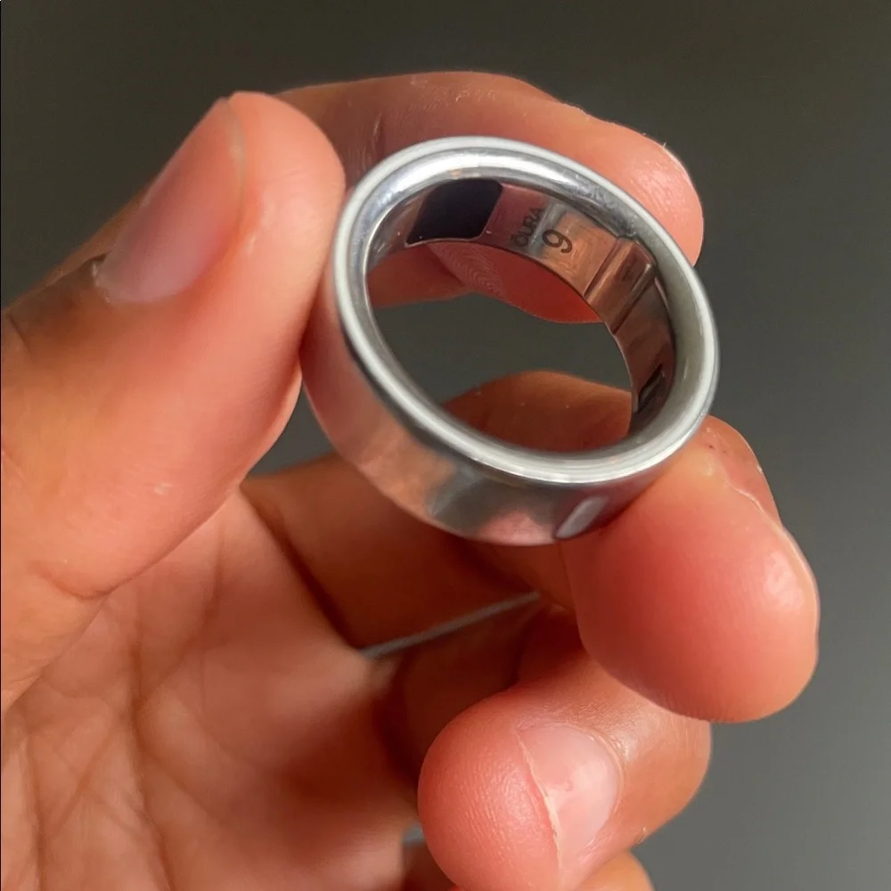 Oura Silver Ring with White Charger